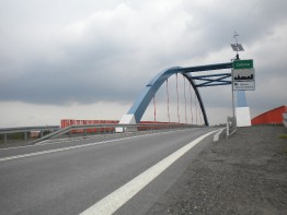DW 921 ul. Legnicka - most nad rzeką Kłodnicą - oświetlenie solarne obiektu
