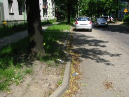 Miejsca postojowe ul. Ślęczka 2015.08